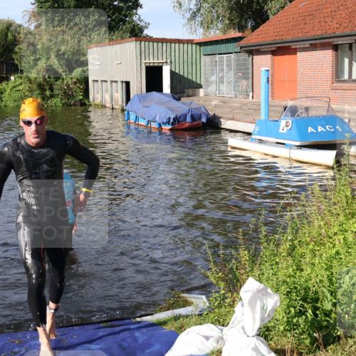 31.08.2025 - Elbe Triathlon Hamburg Luisa Fischer http://msf.ph/oto/8677704 31.08.2025 09:19:07 Schwimmen 680 meine-sportfotos.de