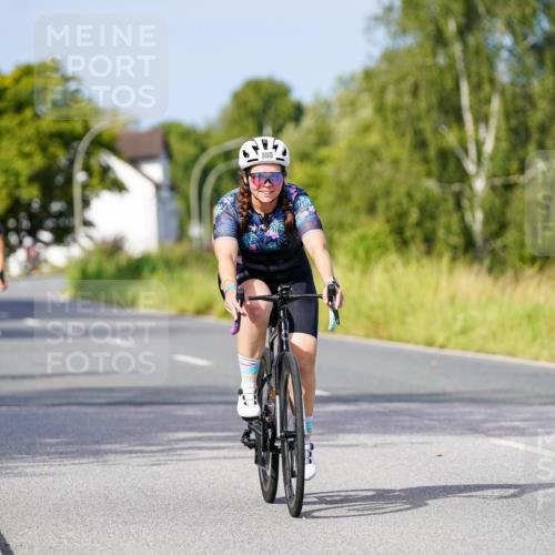 31.08.2025 - Elbe Triathlon Hamburg Michael Burmester http://msf.ph/oto/8677705 31.08.2025 10:30:45 Radfahren 593, 800, 835, 1121, 1164 meine-sportfotos.de