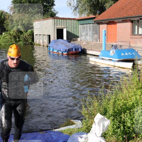 31.08.2025 - Elbe Triathlon Hamburg Luisa Fischer http://msf.ph/oto/8677708 31.08.2025 09:19:08 Schwimmen 680 meine-sportfotos.de