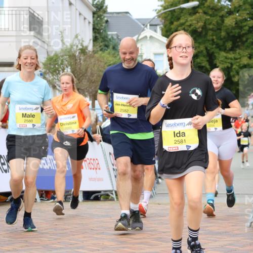 31.08.2025 - 21. Blankeneser Heldenlauf Strokosch-Dieckow http://msf.ph/oto/8677711 31.08.2025 10:32:35 Ziel 2490, 2256, 2257, 2644, 2581, 2582, 2580, 2201 meine-sportfotos.de