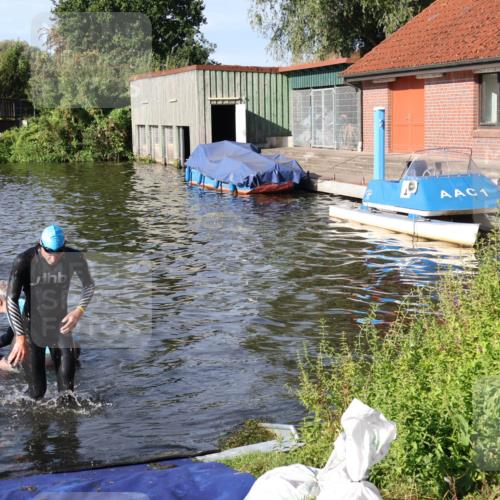 31.08.2025 - Elbe Triathlon Hamburg Luisa Fischer http://msf.ph/oto/8677719 31.08.2025 09:19:39 Schwimmen 593, 729, 750 meine-sportfotos.de
