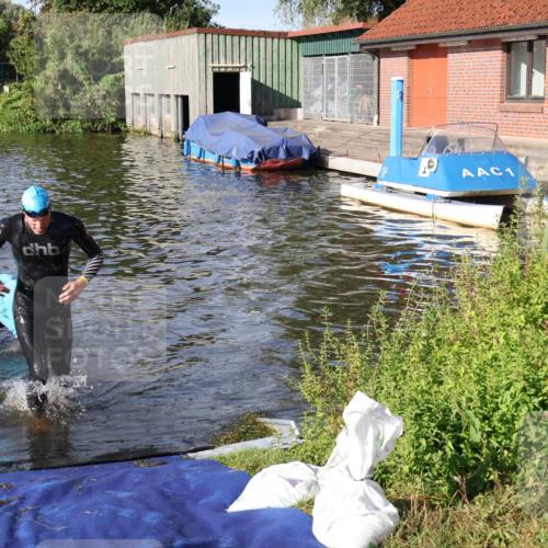 31.08.2025 - Elbe Triathlon Hamburg Luisa Fischer http://msf.ph/oto/8677720 31.08.2025 09:19:39 Schwimmen 593, 729, 750 meine-sportfotos.de