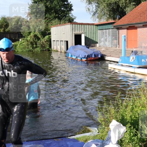 31.08.2025 - Elbe Triathlon Hamburg Luisa Fischer http://msf.ph/oto/8677733 31.08.2025 09:19:41 Schwimmen 593, 729, 750 meine-sportfotos.de