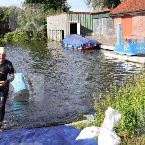 31.08.2025 - Elbe Triathlon Hamburg Luisa Fischer http://msf.ph/oto/8677763 31.08.2025 09:19:47 Schwimmen 446, 593, 669, 750 meine-sportfotos.de
