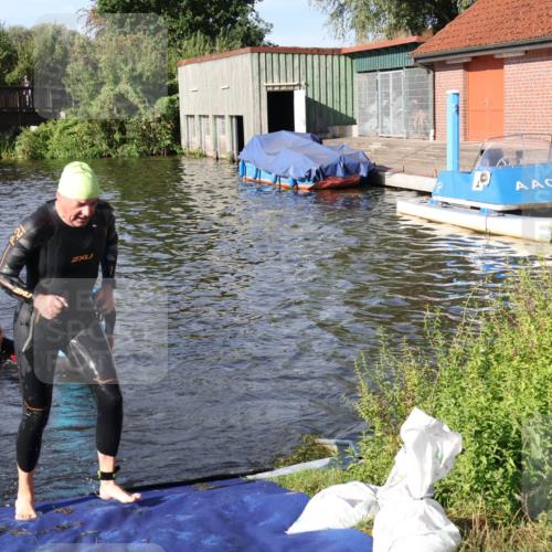 31.08.2025 - Elbe Triathlon Hamburg Luisa Fischer http://msf.ph/oto/8677766 31.08.2025 09:19:48 Schwimmen 446, 593, 669, 750 meine-sportfotos.de