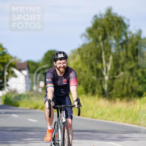 31.08.2025 - Elbe Triathlon Hamburg Michael Burmester http://msf.ph/oto/8677768 31.08.2025 10:31:14 Radfahren 1072, 1187 meine-sportfotos.de