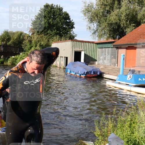 31.08.2025 - Elbe Triathlon Hamburg Luisa Fischer http://msf.ph/oto/8677777 31.08.2025 09:19:57 Schwimmen 446, 669, 707, 740 meine-sportfotos.de