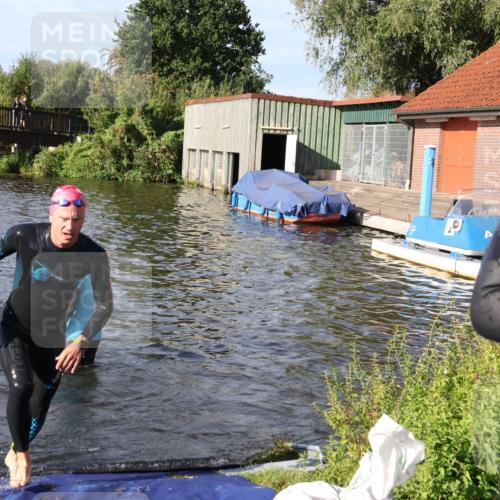 31.08.2025 - Elbe Triathlon Hamburg Luisa Fischer http://msf.ph/oto/8677788 31.08.2025 09:20:02 Schwimmen 707, 737, 740 meine-sportfotos.de