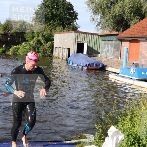 31.08.2025 - Elbe Triathlon Hamburg Luisa Fischer http://msf.ph/oto/8677789 31.08.2025 09:20:02 Schwimmen 707, 737, 740 meine-sportfotos.de