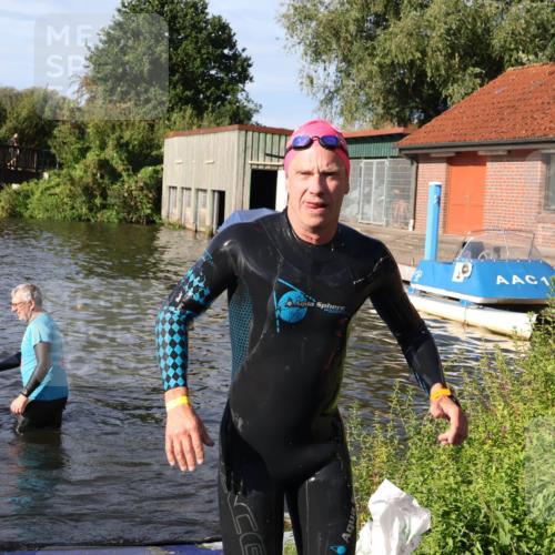 31.08.2025 - Elbe Triathlon Hamburg Luisa Fischer http://msf.ph/oto/8677796 31.08.2025 09:20:03 Schwimmen 707, 737, 740 meine-sportfotos.de