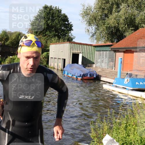 31.08.2025 - Elbe Triathlon Hamburg Luisa Fischer http://msf.ph/oto/8677812 31.08.2025 09:20:10 Schwimmen 737 meine-sportfotos.de