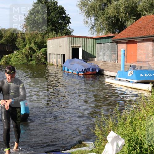 31.08.2025 - Elbe Triathlon Hamburg Luisa Fischer http://msf.ph/oto/8677834 31.08.2025 09:20:26 Schwimmen 668, 674, 731 meine-sportfotos.de