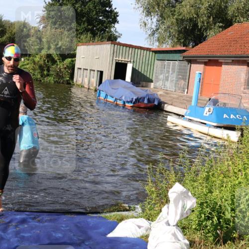 31.08.2025 - Elbe Triathlon Hamburg Luisa Fischer http://msf.ph/oto/8677859 31.08.2025 09:20:38 Schwimmen 713, 730, 731 meine-sportfotos.de