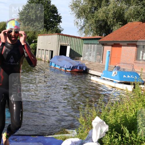 31.08.2025 - Elbe Triathlon Hamburg Luisa Fischer http://msf.ph/oto/8677863 31.08.2025 09:20:39 Schwimmen 404, 713, 730, 731 meine-sportfotos.de