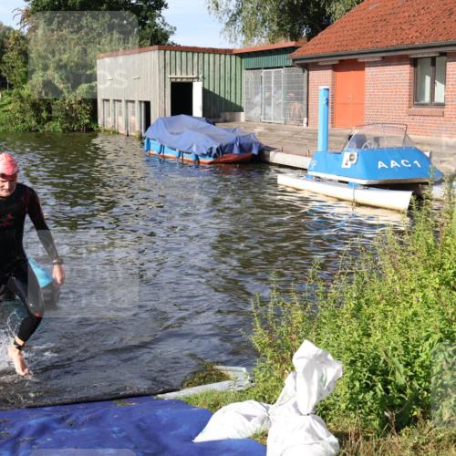 31.08.2025 - Elbe Triathlon Hamburg Luisa Fischer http://msf.ph/oto/8677870 31.08.2025 09:20:44 Schwimmen 404, 713 meine-sportfotos.de