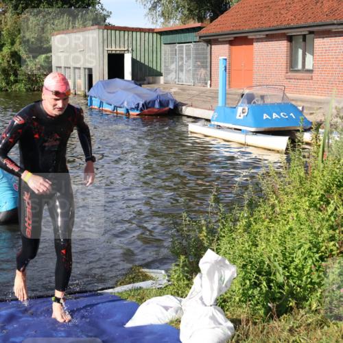31.08.2025 - Elbe Triathlon Hamburg Luisa Fischer http://msf.ph/oto/8677878 31.08.2025 09:20:46 Schwimmen 404, 713 meine-sportfotos.de