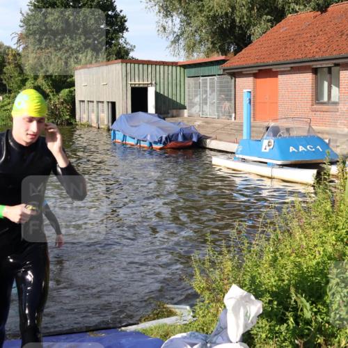31.08.2025 - Elbe Triathlon Hamburg Luisa Fischer http://msf.ph/oto/8677890 31.08.2025 09:20:50 Schwimmen 404, 607, 712, 713 meine-sportfotos.de