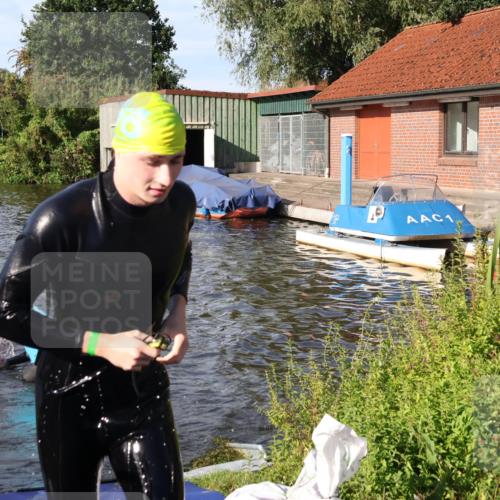31.08.2025 - Elbe Triathlon Hamburg Luisa Fischer http://msf.ph/oto/8677893 31.08.2025 09:20:51 Schwimmen 404, 607, 664, 712 meine-sportfotos.de