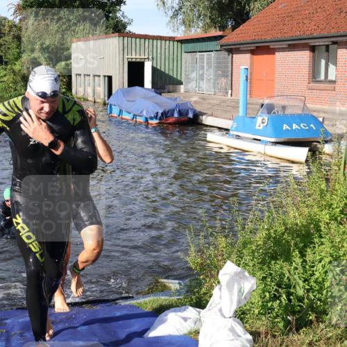 31.08.2025 - Elbe Triathlon Hamburg Luisa Fischer http://msf.ph/oto/8677897 31.08.2025 09:20:58 Schwimmen 607, 664, 708, 712 meine-sportfotos.de