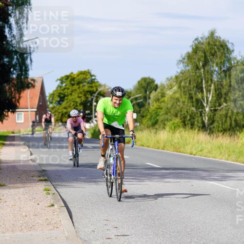 31.08.2025 - Elbe Triathlon Hamburg Michael Burmester http://msf.ph/oto/8677904 31.08.2025 10:32:04 Radfahren 679, 787, 912, 1144, 1216 meine-sportfotos.de