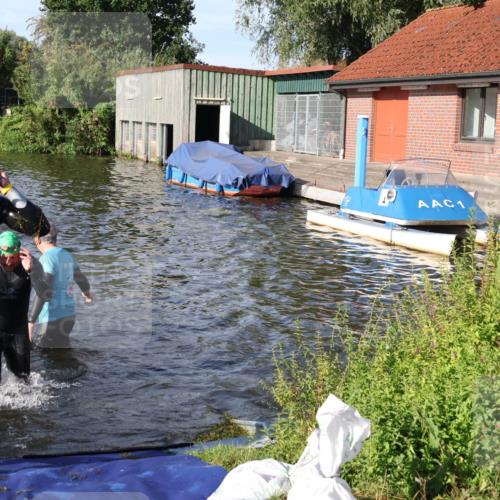 31.08.2025 - Elbe Triathlon Hamburg Luisa Fischer http://msf.ph/oto/8677913 31.08.2025 09:21:01 Schwimmen 607, 635, 664, 708, 712 meine-sportfotos.de