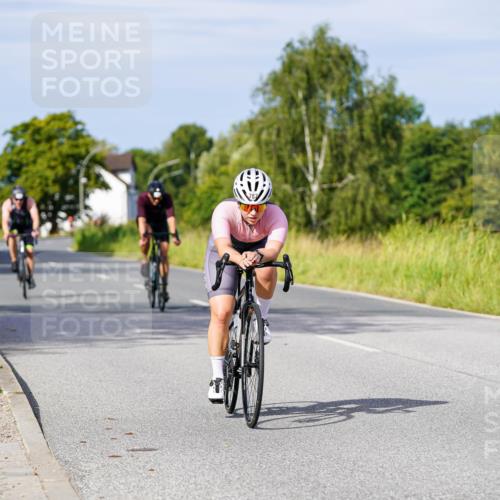 31.08.2025 - Elbe Triathlon Hamburg Michael Burmester http://msf.ph/oto/8677915 31.08.2025 10:32:06 Radfahren 679, 787, 938, 1144, 1216 meine-sportfotos.de