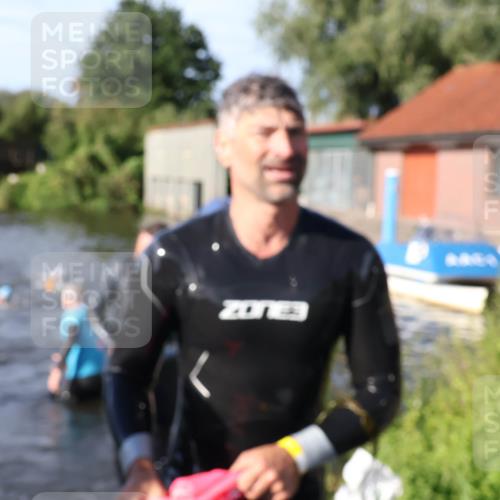 31.08.2025 - Elbe Triathlon Hamburg Luisa Fischer http://msf.ph/oto/8677922 31.08.2025 09:21:02 Schwimmen 607, 635, 664, 708, 712, 759 meine-sportfotos.de
