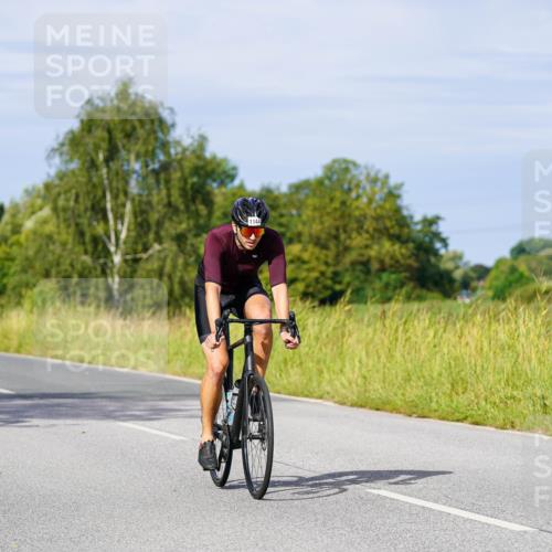 31.08.2025 - Elbe Triathlon Hamburg Michael Burmester http://msf.ph/oto/8677928 31.08.2025 10:32:07 Radfahren 679, 787, 938, 1144, 1216 meine-sportfotos.de