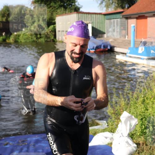 31.08.2025 - Elbe Triathlon Hamburg Luisa Fischer http://msf.ph/oto/8677930 31.08.2025 09:21:10 Schwimmen 635, 682, 693, 717, 726, 759 meine-sportfotos.de