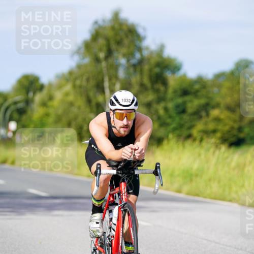 31.08.2025 - Elbe Triathlon Hamburg Michael Burmester http://msf.ph/oto/8677959 31.08.2025 10:32:15 Radfahren 938, 1032, 1127, 1213 meine-sportfotos.de