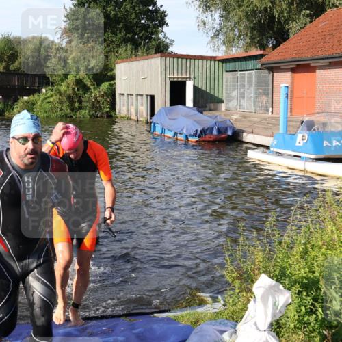 31.08.2025 - Elbe Triathlon Hamburg Luisa Fischer http://msf.ph/oto/8677961 31.08.2025 09:21:17 Schwimmen 682, 693, 717, 726, 742 meine-sportfotos.de