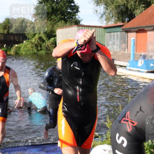 31.08.2025 - Elbe Triathlon Hamburg Luisa Fischer http://msf.ph/oto/8677971 31.08.2025 09:21:19 Schwimmen 682, 693, 717, 726, 742 meine-sportfotos.de