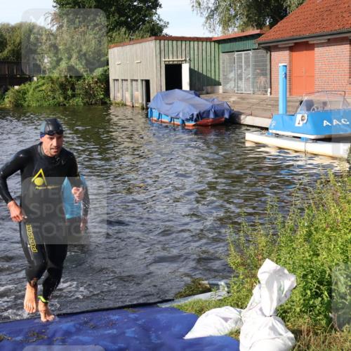 31.08.2025 - Elbe Triathlon Hamburg Luisa Fischer http://msf.ph/oto/8677975 31.08.2025 09:21:31 Schwimmen 691, 769 meine-sportfotos.de