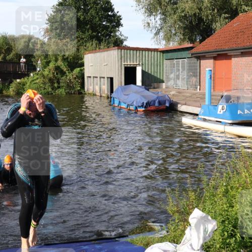 31.08.2025 - Elbe Triathlon Hamburg Luisa Fischer http://msf.ph/oto/8677990 31.08.2025 09:21:39 Schwimmen 494, 769 meine-sportfotos.de