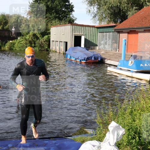 31.08.2025 - Elbe Triathlon Hamburg Luisa Fischer http://msf.ph/oto/8678001 31.08.2025 09:21:44 Schwimmen 494, 754 meine-sportfotos.de