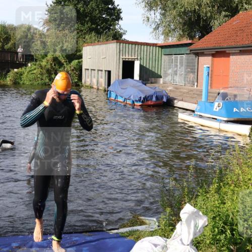 31.08.2025 - Elbe Triathlon Hamburg Luisa Fischer http://msf.ph/oto/8678003 31.08.2025 09:21:44 Schwimmen 494, 754 meine-sportfotos.de