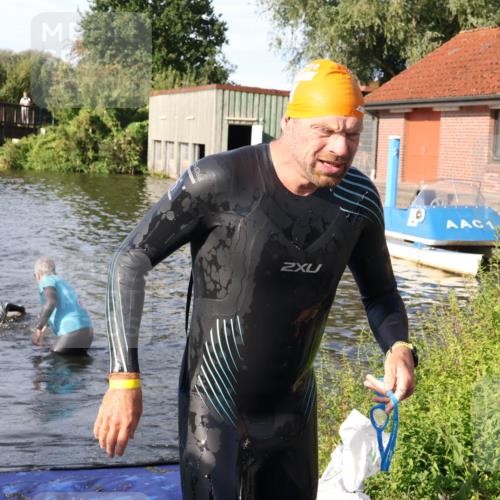 31.08.2025 - Elbe Triathlon Hamburg Luisa Fischer http://msf.ph/oto/8678013 31.08.2025 09:21:46 Schwimmen 494, 754 meine-sportfotos.de