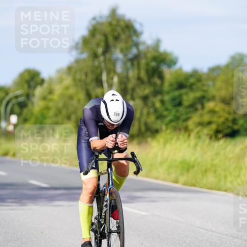 31.08.2025 - Elbe Triathlon Hamburg Michael Burmester http://msf.ph/oto/8678021 31.08.2025 10:32:33 Radfahren 811, 896, 932, 1168, 1185, 1226, 1240 meine-sportfotos.de