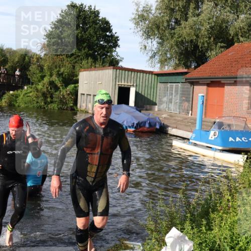 31.08.2025 - Elbe Triathlon Hamburg Luisa Fischer http://msf.ph/oto/8678027 31.08.2025 09:22:02 Schwimmen 612, 696, 752 meine-sportfotos.de