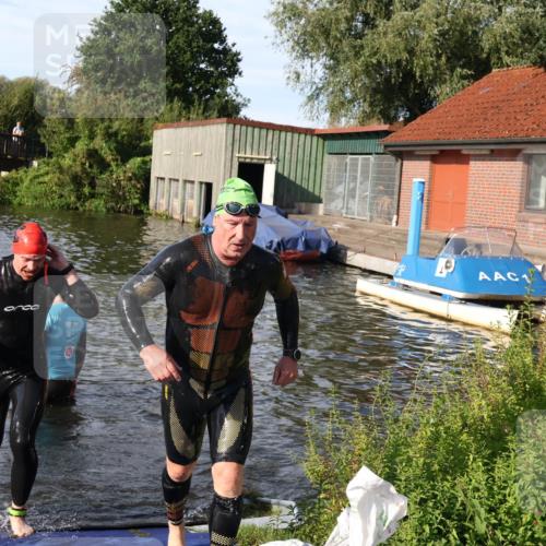 31.08.2025 - Elbe Triathlon Hamburg Luisa Fischer http://msf.ph/oto/8678029 31.08.2025 09:22:03 Schwimmen 612, 696, 752 meine-sportfotos.de