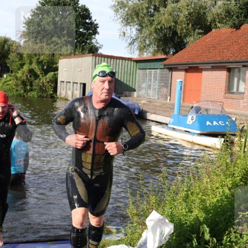 31.08.2025 - Elbe Triathlon Hamburg Luisa Fischer http://msf.ph/oto/8678030 31.08.2025 09:22:03 Schwimmen 612, 696, 752 meine-sportfotos.de