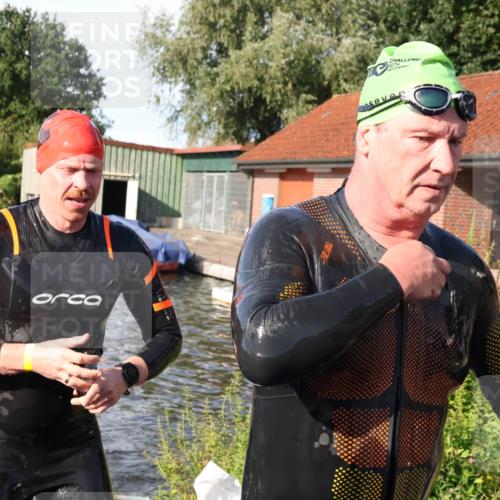 31.08.2025 - Elbe Triathlon Hamburg Luisa Fischer http://msf.ph/oto/8678038 31.08.2025 09:22:04 Schwimmen 696, 752 meine-sportfotos.de