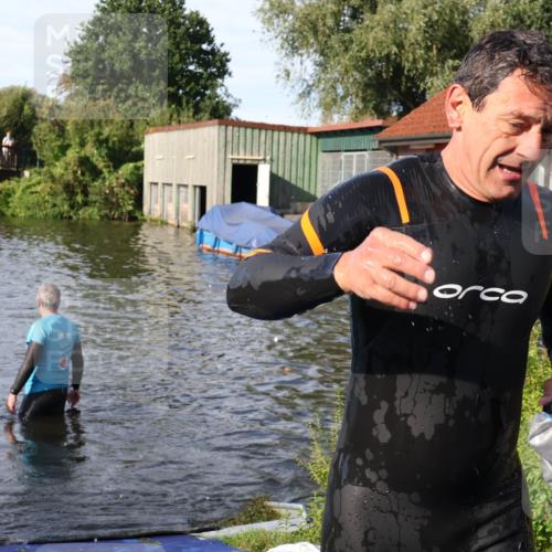 31.08.2025 - Elbe Triathlon Hamburg Luisa Fischer http://msf.ph/oto/8678073 31.08.2025 09:22:24 Schwimmen 700, 764 meine-sportfotos.de