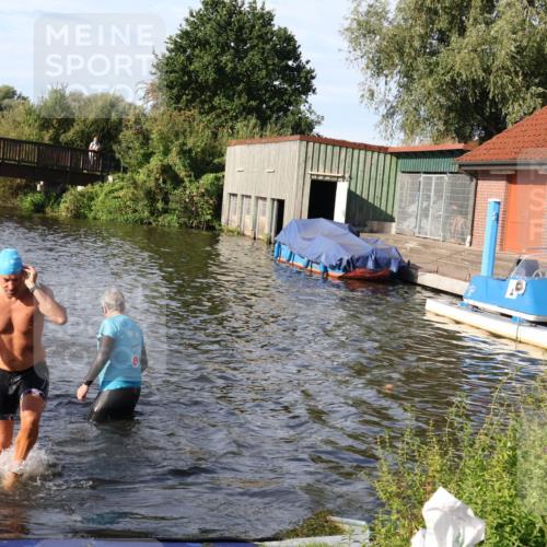 31.08.2025 - Elbe Triathlon Hamburg Luisa Fischer http://msf.ph/oto/8678079 31.08.2025 09:22:36 Schwimmen 710, 727, 766 meine-sportfotos.de