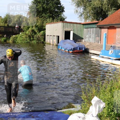 31.08.2025 - Elbe Triathlon Hamburg Luisa Fischer http://msf.ph/oto/8678110 31.08.2025 09:22:44 Schwimmen 587, 667, 710, 766 meine-sportfotos.de