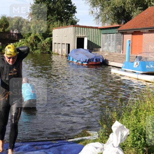 31.08.2025 - Elbe Triathlon Hamburg Luisa Fischer http://msf.ph/oto/8678115 31.08.2025 09:22:45 Schwimmen 587, 667, 766 meine-sportfotos.de
