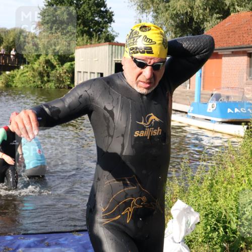 31.08.2025 - Elbe Triathlon Hamburg Luisa Fischer http://msf.ph/oto/8678124 31.08.2025 09:22:47 Schwimmen 587, 667, 766 meine-sportfotos.de