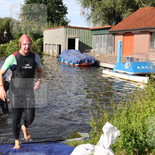 31.08.2025 - Elbe Triathlon Hamburg Luisa Fischer http://msf.ph/oto/8678138 31.08.2025 09:22:50 Schwimmen 587, 667 meine-sportfotos.de