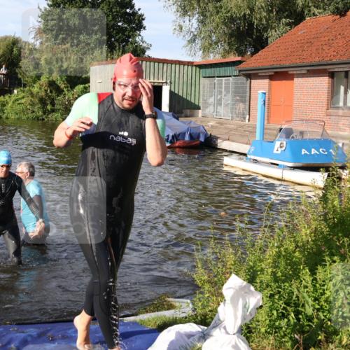 31.08.2025 - Elbe Triathlon Hamburg Luisa Fischer http://msf.ph/oto/8678143 31.08.2025 09:22:50 Schwimmen 587, 667 meine-sportfotos.de
