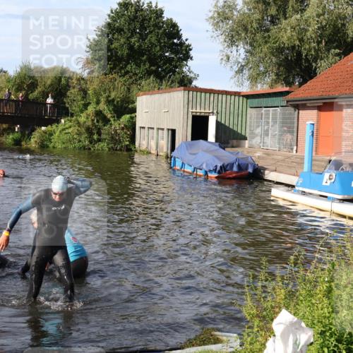 31.08.2025 - Elbe Triathlon Hamburg Luisa Fischer http://msf.ph/oto/8678168 31.08.2025 09:23:05 Schwimmen 739, 768 meine-sportfotos.de